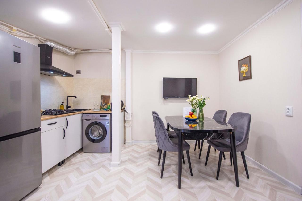 Old Town-Booking Apartment Tbilisi Zewnętrze zdjęcie